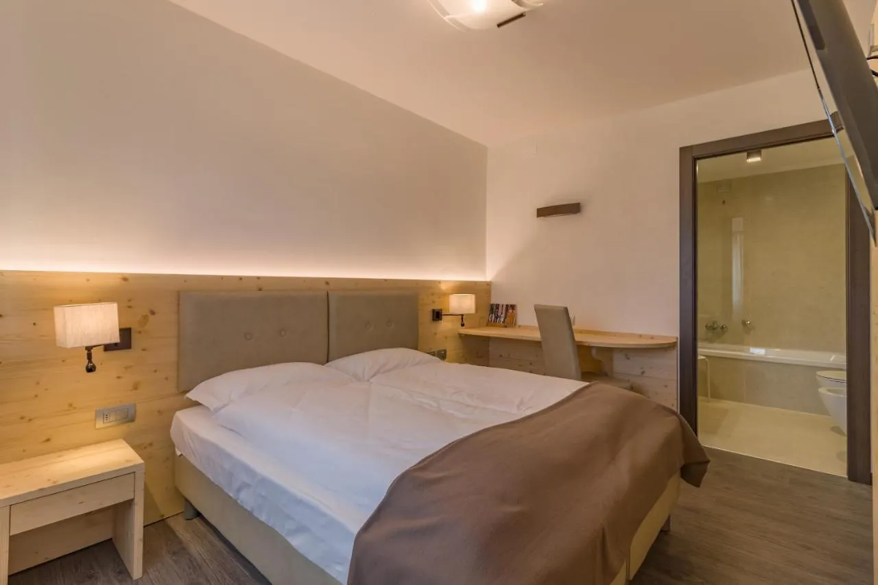Hotel Villa Argentina Cortina dʼAmpezzo 3*,