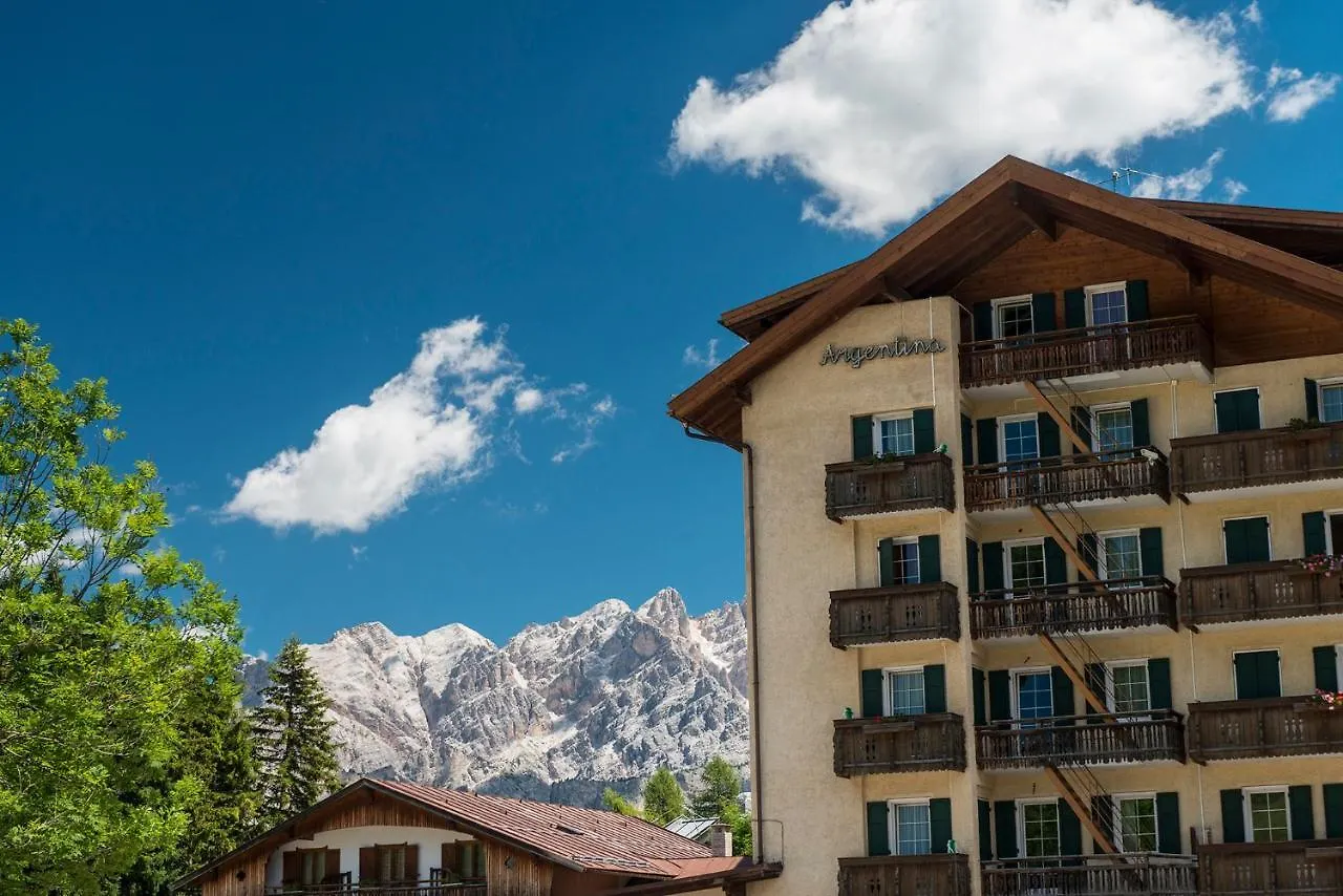 ***  Hotel Villa Argentina Cortina dʼAmpezzo Olaszország